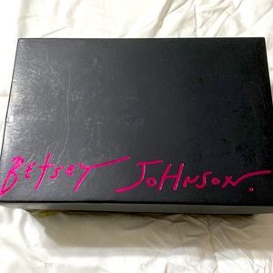 Betsey Johnson size 5 women brand new multicolored shoes